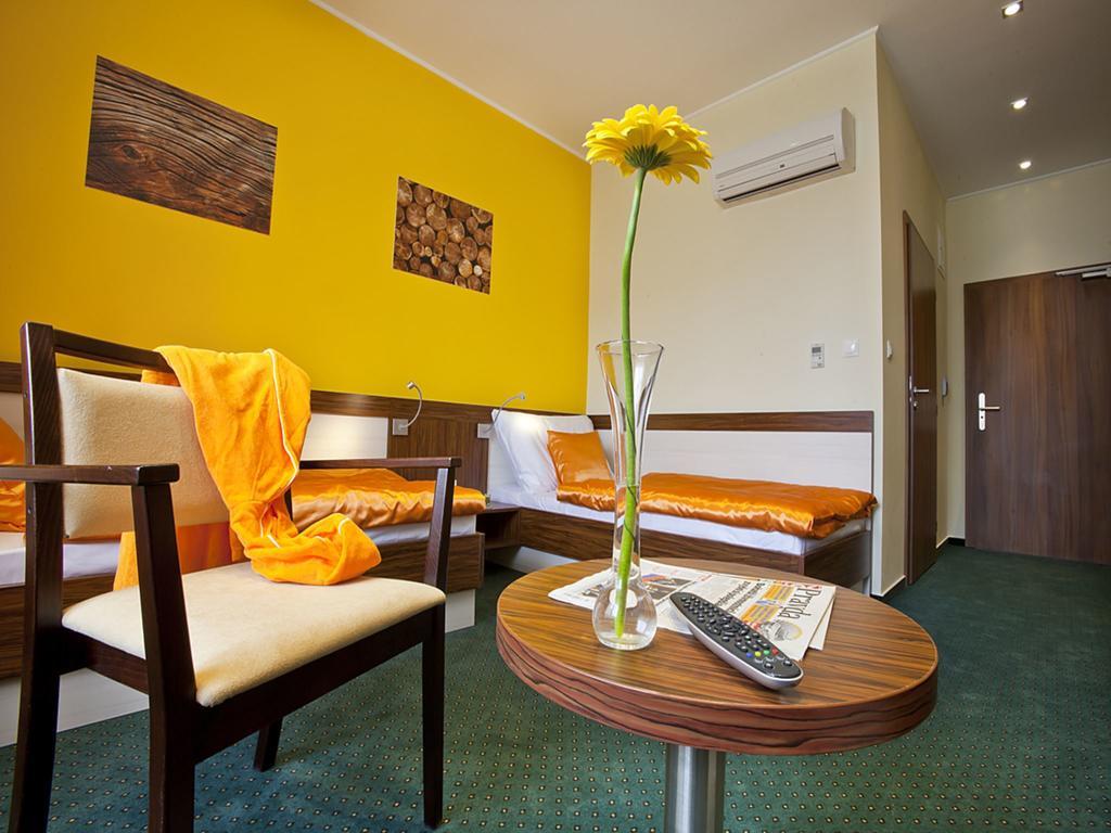 Hotel Viktor Bratislava Quarto foto