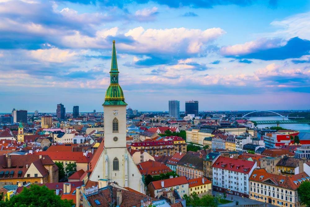 Hotel Viktor Bratislava Exterior foto